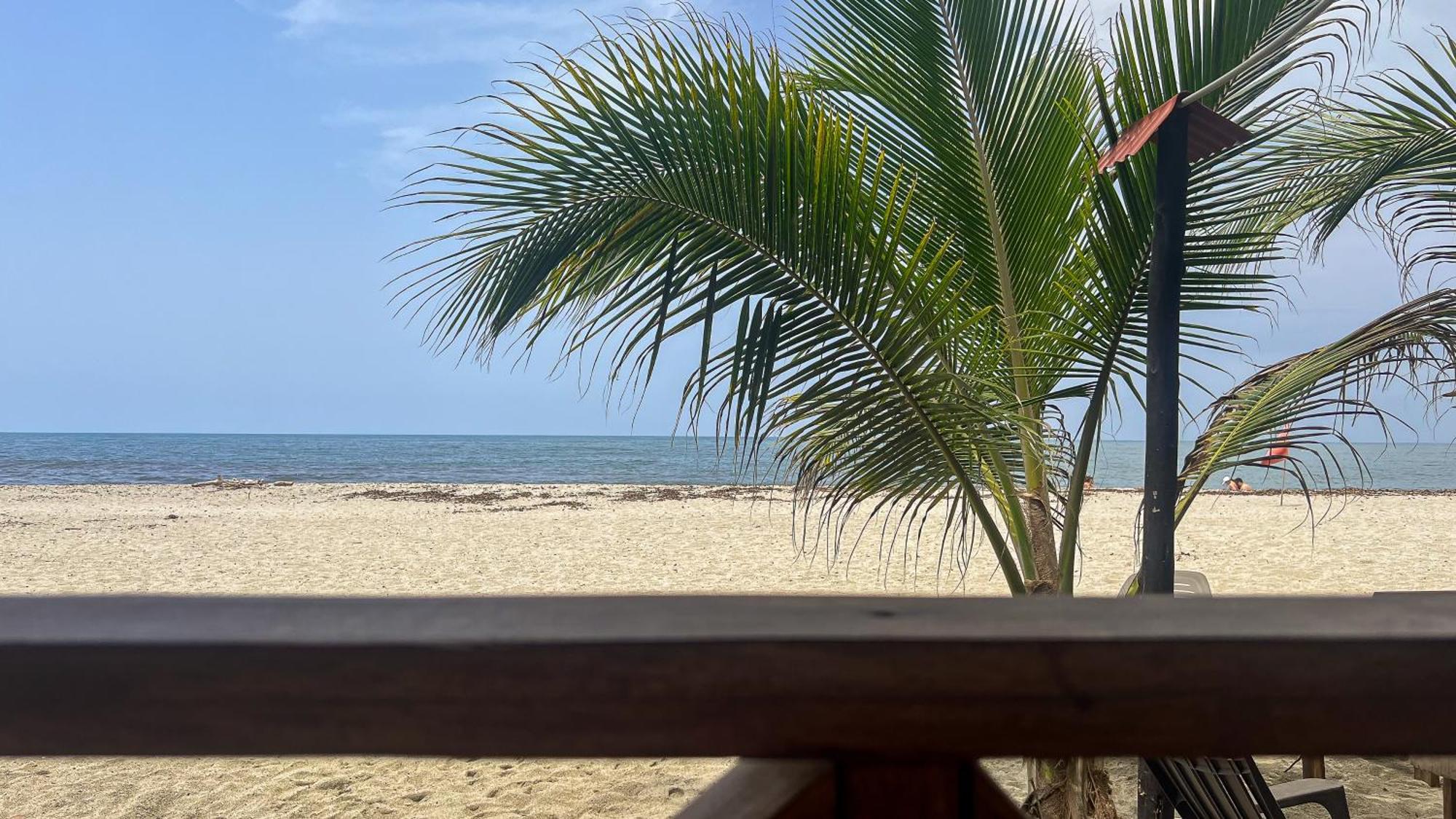 Hostal Mocambo Beach Guachaca Esterno foto